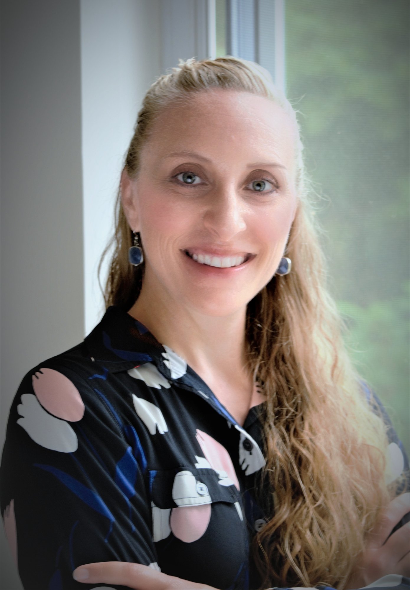 Tiffany Gendron Headshot-1